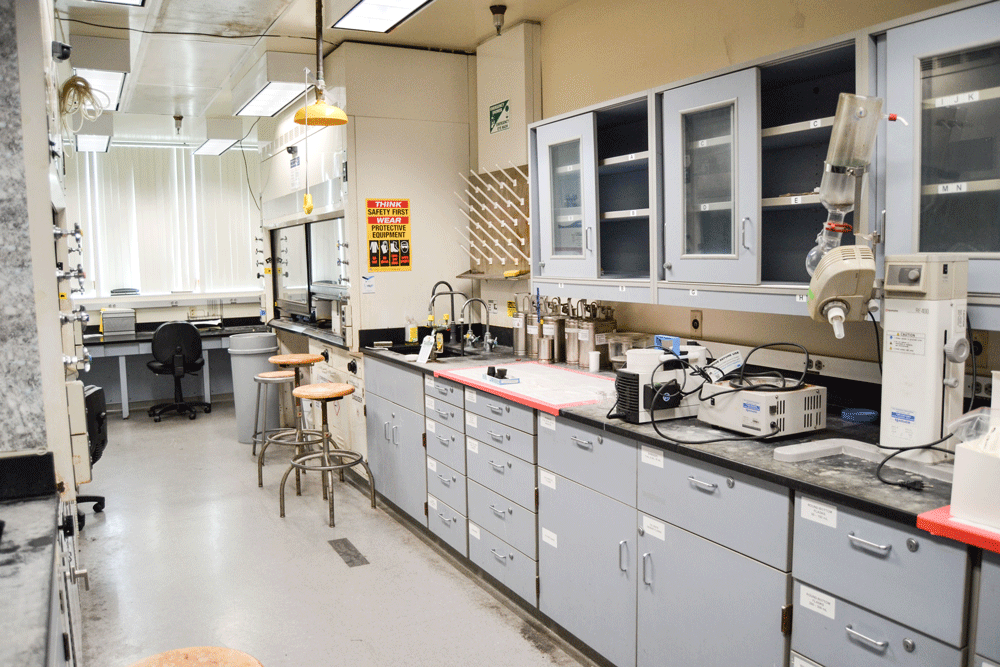 clean chemistry lab space